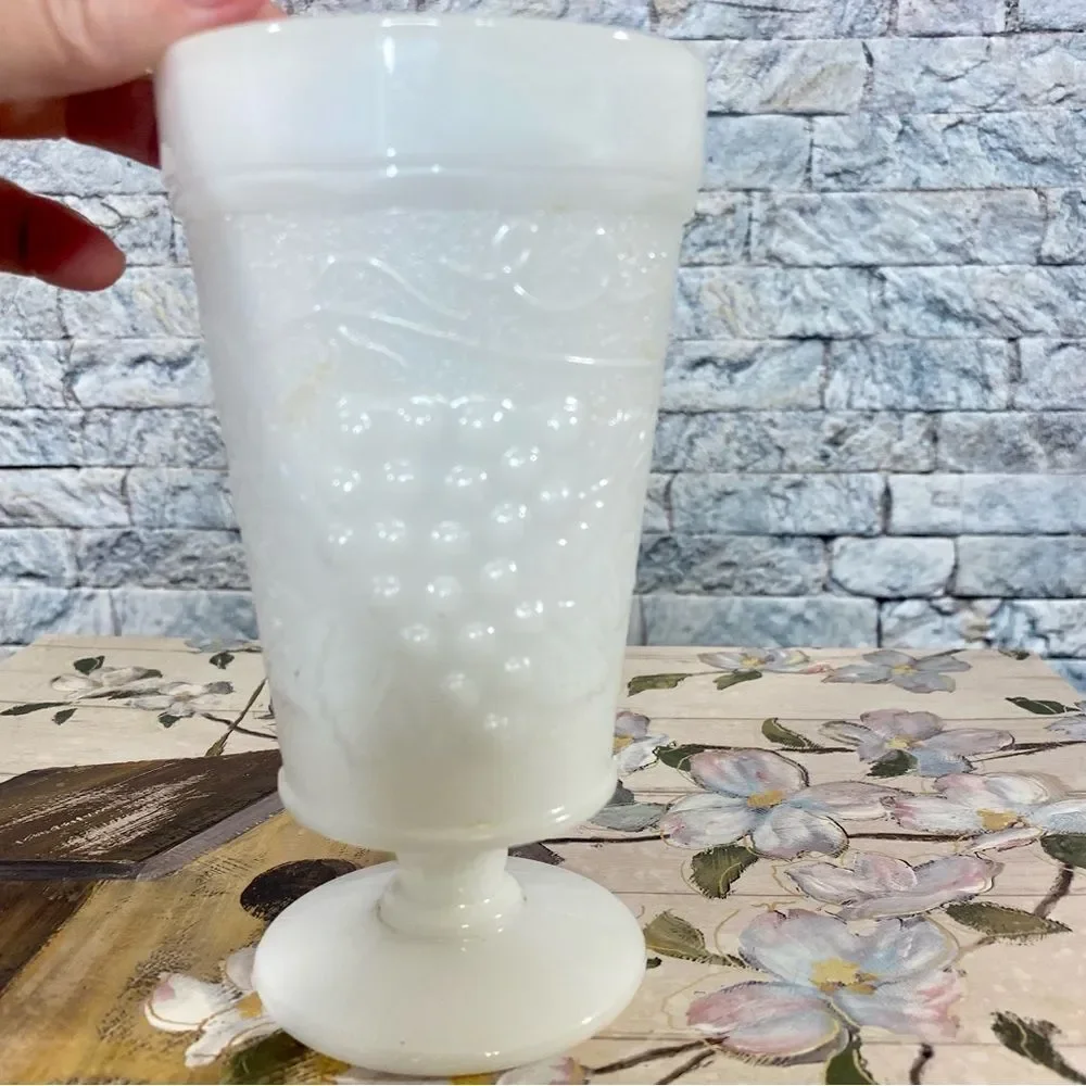 Anchor Hocking White Milk Glass VTG Harvest Grape Vine Pattern 5.75 inch